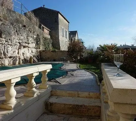 La Maison De L'aubepin 3* Saint-Savinien